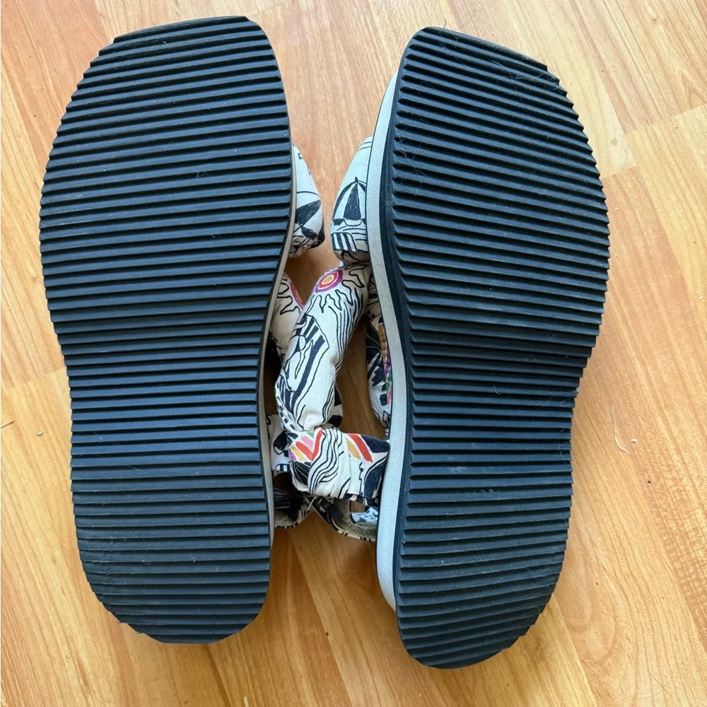 FARM Rio Multicolor Patterned Sandals - Picture 4 of 5